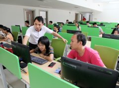 ũ���������Ӣ����ɫũҵһ�����۳�3��Ԫ