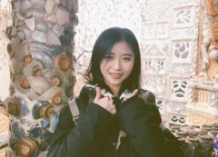 �ļ�690���д���Ůѧ�Խ������ɴ���Ӣ�￼��